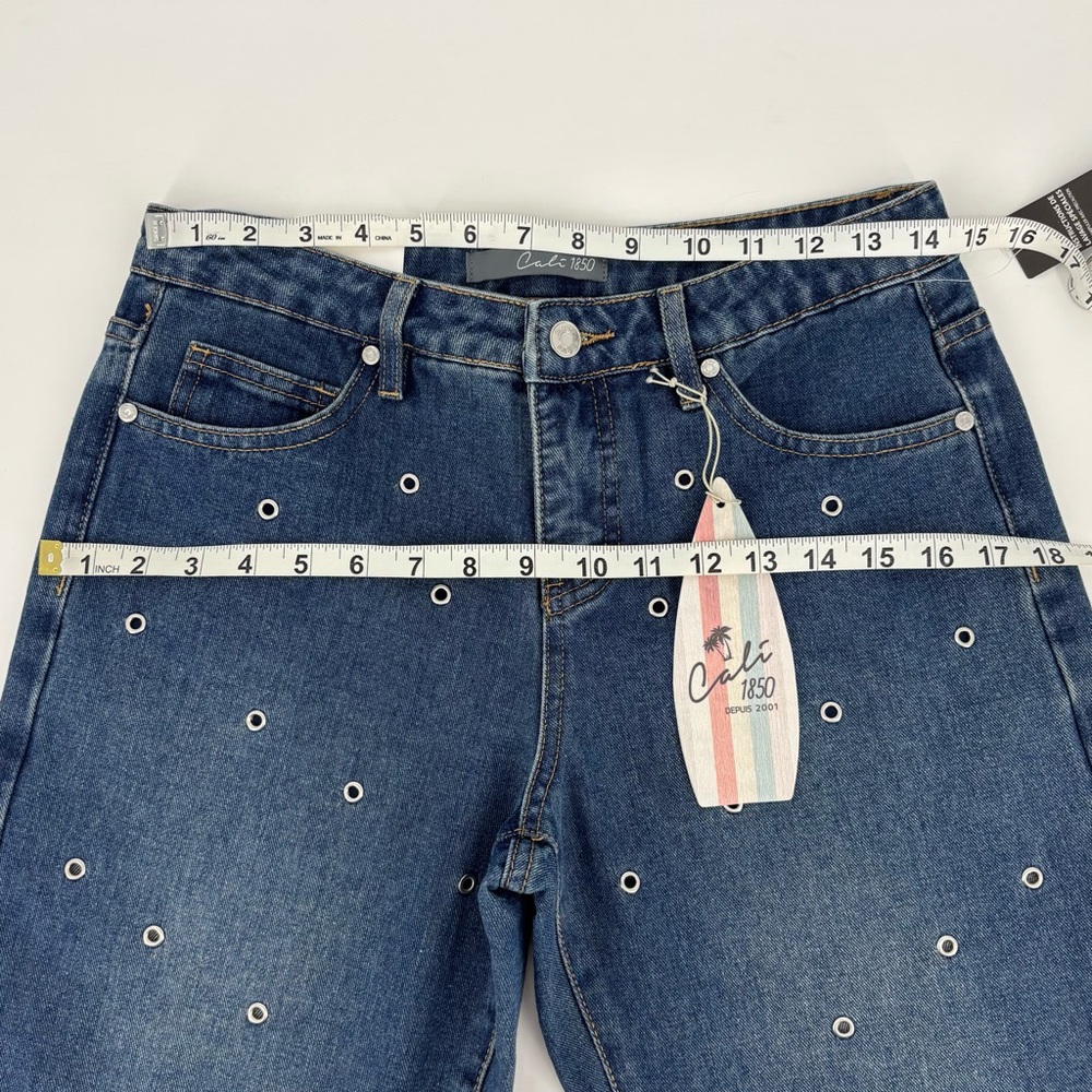 Cali 1850 NWT Faded Blue Straight Leg Mid Rise Grommeted Front Jeans, 5/27 - Picture 10 of 16